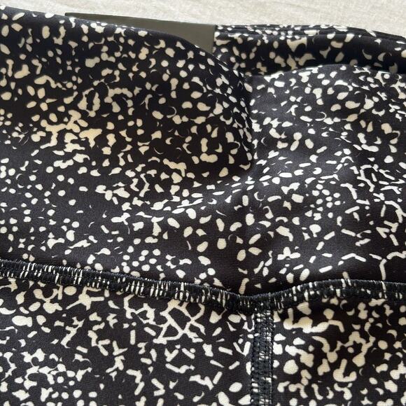 Under Armour Women HeatGear Bike Shorts Performance Compression Black/White Sm - Picture 4 of 8